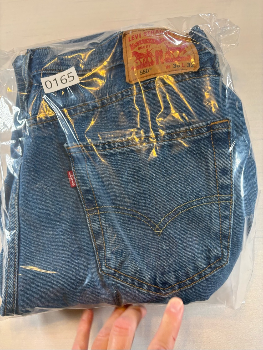 Levi's 550 Relaxed Men's Jeans in Light Blue with Tan Patch 35x32 - Picture 11 of 11